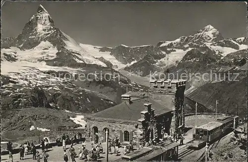 Gornergrat Zermatt Station mit Matterhorn und Dent d'Herens / Gornergrat /Rg. Zermatt