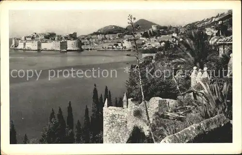 Dubrovnik Ragusa Teilansicht an der Kueste Kat. Dubrovnik