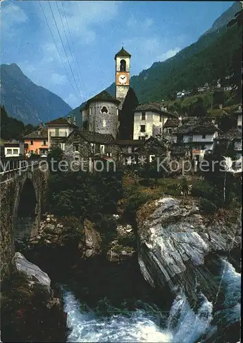 Lavertezzo Dorfpartie mit Kirche und Bruecke Kat. Lavertezzo