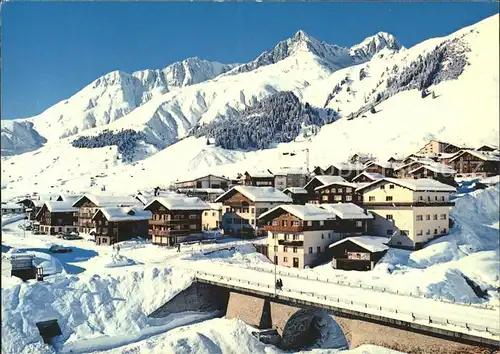 Sedrun Dorfpartie mit Crispalt Culmatsch und Piz Nair Kat. Sedrun