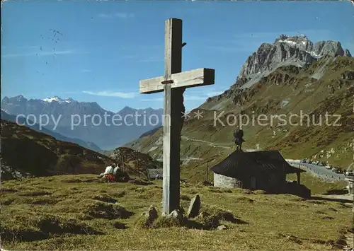 Klausenpass Kapelle mit Kreuz Urirotstock und Schaechentaler Windgaelle Kat. Klausen