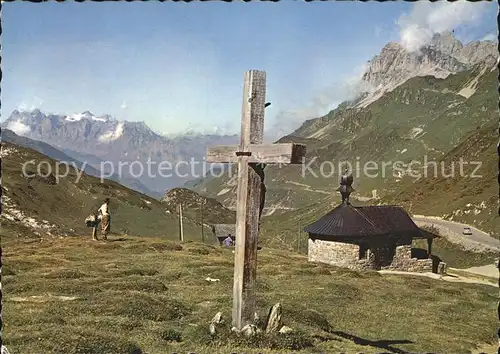 Klausenpass Kapelle mit Kreuz und Schaechental Kat. Klausen