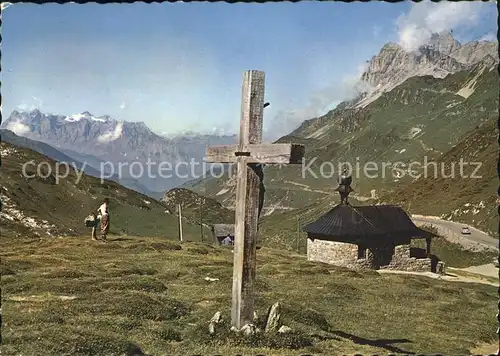 Klausenpass Kapelle mit Kreuz und Schaechental Kat. Klausen