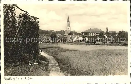 Pfaffenhofen Ilm Ortsansicht mit Kirche Hopfenanbau Buetten Kat. Pfaffenhofen a.d.Ilm