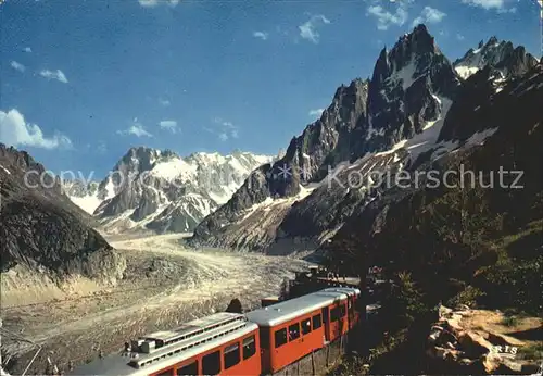 Chamonix Train du Montenvers Mer de Glace Grandes Jorasses Grands Charmoz Gletscher Kat. Chamonix Mont Blanc