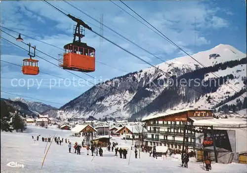 Morzine Telepherique et telecabine du Plenay Arrivee des pistes Kat. Morzine