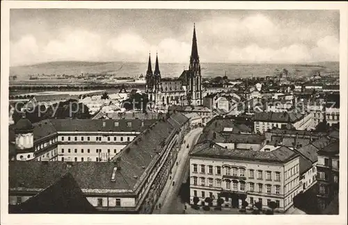 Olmuetz Olomouc Stadtbild mit Kirche / Olomouc /