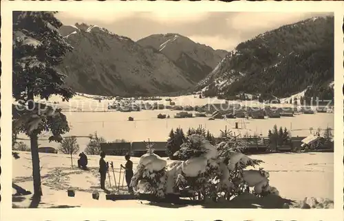 Tannheim Tirol Skifahrer Teilansicht Kat. Tannheim