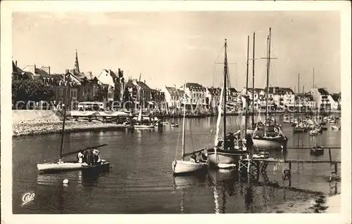 Le Pouliguen Port Bateaux a voile Kat. Le Pouliguen