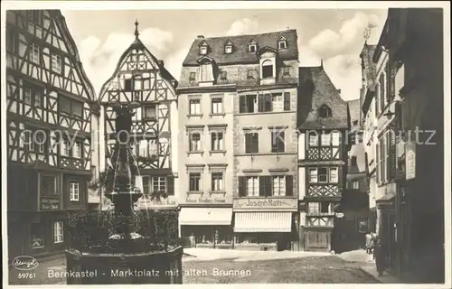 Bernkastel Kues Marktplatz mit altem Brunnen Fachwerkhaus Kat. Bernkastel Kues