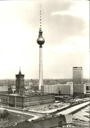Berlin Rotes Rathaus mit Fernseh und UKW Turm der Deutschen Post Hauptstadt der DDR Kat. Berlin
