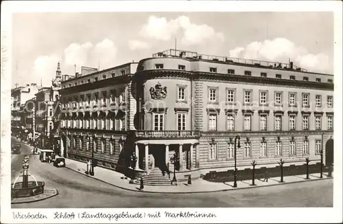 Wiesbaden Schloss Landtagsgebaeude mit Marktbrunnen Kat. Wiesbaden