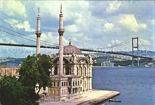 Istanbul Constantinopel Ortakoey camii ve Bogazici koepruesue Kat. Istanbul