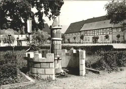 Uebigau Elster Marktplatz mit Brunnen Kat. Uebigau Wahrenbrueck