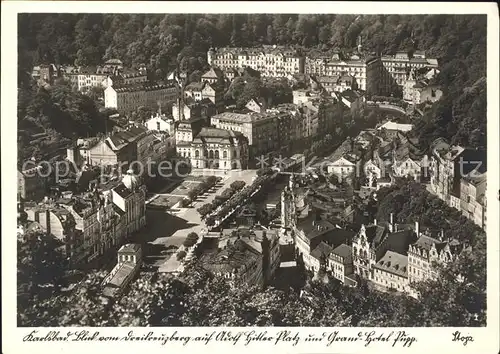 Karlsbad Eger Boehmen Blick vom Dreikreuzberg auf AH Platz und Grand Hotel Pupp Kat. Karlovy Vary