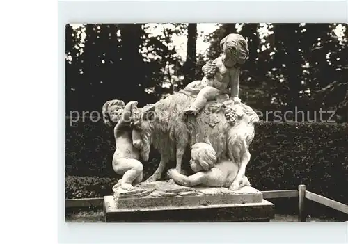 Schwetzingen Bacchuskinder im Schlossgarten Skulptur Kat. Schwetzingen