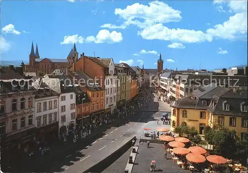 Trier Fussgaengerzone mit Dom und St Gangolf Kat. Trier