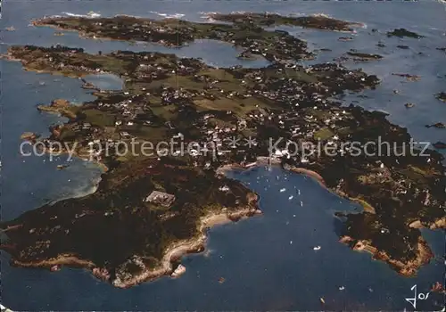 Ile de Brehat Vue aerienne sur l entree de Port Clos Kat. Ile de Brehat