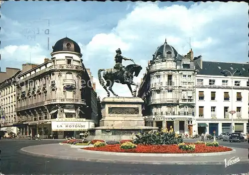 Orleans Loiret La Place du Martroi et la Statue de Jeanne d Arc Kat. Orleans