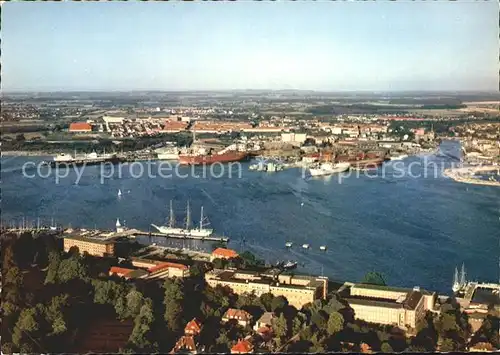 Kiel Hafenpartie mit Segelschulschiff Gorch Fock Fliegeraufnahme Kat. Kiel