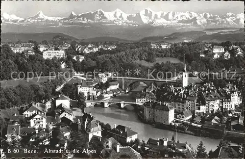 Bern BE Fliegeraufnahme Altstadt und Alpen Kat. Bern
