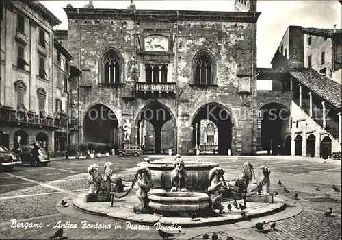 Bergamo Antica Fontana in Piazza Vecchia Kat. Bergamo