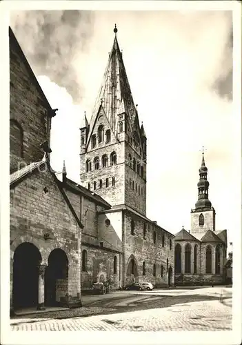Soest Arnsberg S Patroklidom Nordseite mit Turm und Querschiffvorhalle Petrikirche / Soest /Soest LKR