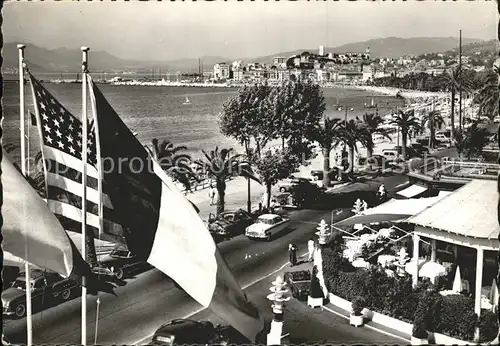 Cannes Alpes Maritimes Le Suquet vu du Carlton Hotel Flagge Kat. Cannes