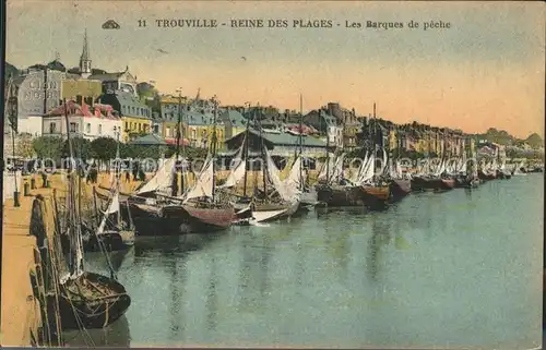 Trouville sur Mer Reine des Plages Barques de peche Kat. Trouville sur Mer