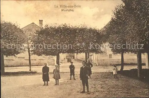 La Ville aux Bois Marktplatz Place du Marche Kat. La Ville aux Bois