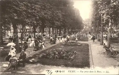 Vichy Allier Vue prise dans le Parc Kat. Vichy