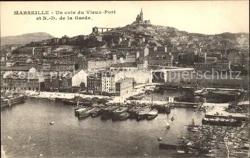 Marseille Un coin du Vieux Port et Notre Dame de la Garde Kat. Marseille