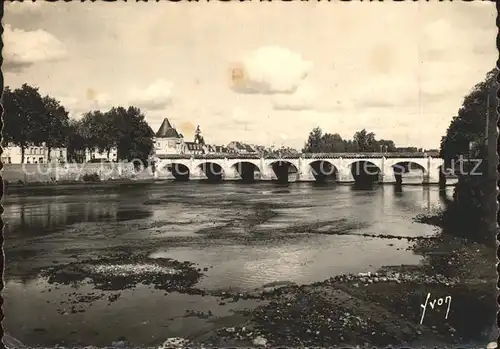 Chatellerault La Vienne vue prise en amont et Pont Henri IV Kat. Chatellerault