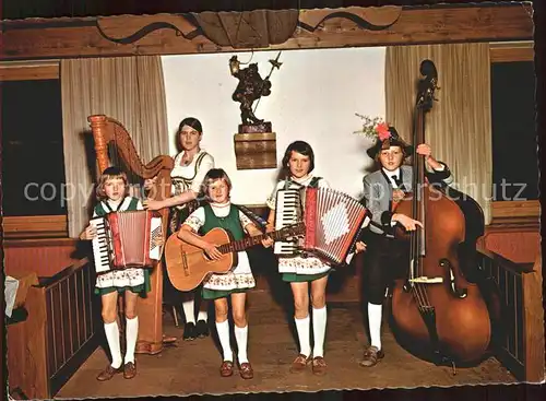 Stumm Zillertal Junge Jaegerklause Hausmusiker im Gasthof Jaegerklause Kat. Stumm