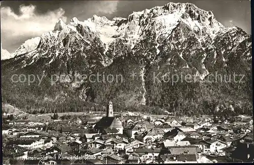 Mittenwald Karwendel Tirol Gesamtansicht mit Karwendelgebirge Kat. Schwaz