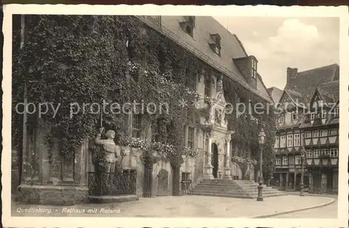 Quedlinburg Rathaus mit Roland Statue Kat. Quedlinburg