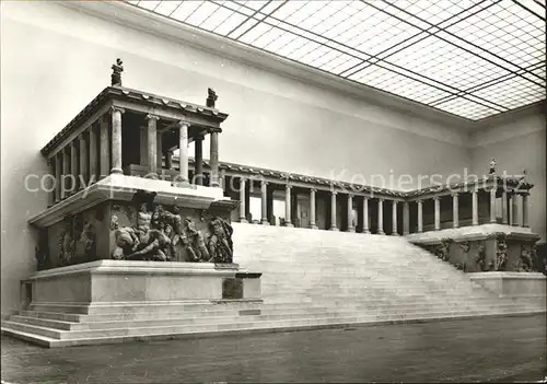 Berlin Pergamon Altar  Kat. Berlin