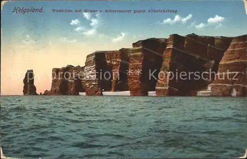 Helgoland Westkueste mit Nonne und Schutzmauer gegen Abbroeckelung / Helgoland /Pinneberg LKR