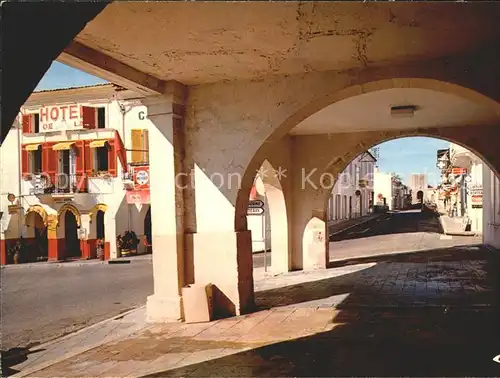 Sauveterre de Guyenne Perspective sur les arcades porte Saubotte Kat. Sauveterre de Guyenne