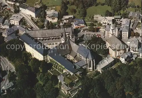 Berchtesgaden Fliegeraufnahme ehemalige Fuerstprobstei mit Stiftskirche Kat. Berchtesgaden