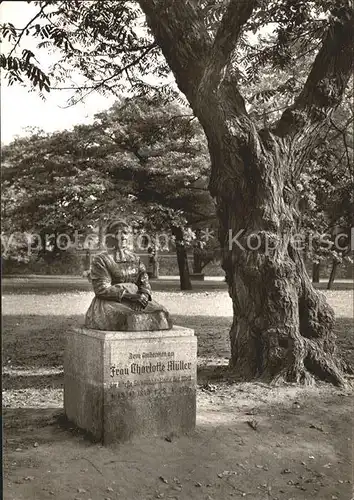 Goettingen Niedersachsen Denkmal der Charlotte Mueller Kat. Goettingen