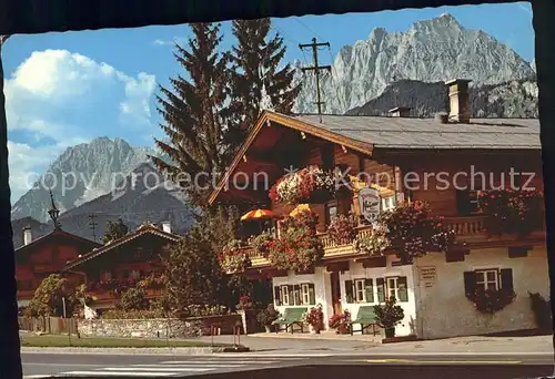 St Johann Tirol Dorfpartie mit Wildem Kaiser Kat. St. Johann in Tirol