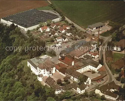 Fuerstenberg Weser Blick auf Schloss und Werksanlagen der Porzellan Manufaktur Fliegeraufnahme Kat. Fuerstenberg