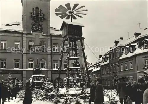 Schneeberg Erzgebirge Markt mit Weihnachtspyramide aus Holz Kat. Schneeberg