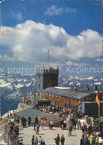 Zugspitze Muenchner Haus Aussichtsterrasse Bayrische Zugspitzbahn oesterreichische Alpen Kat. Garmisch Partenkirchen