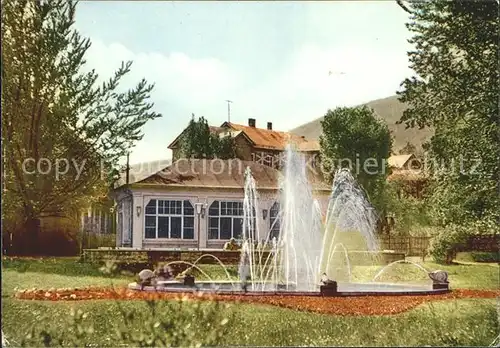 Tabarz Theodor Neubauer Park mit Lesehalle und Springbrunnen Kat. Tabarz Thueringer Wald