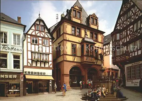 Bernkastel Kues Markt mit Rathaus Brunnen Kat. Bernkastel Kues