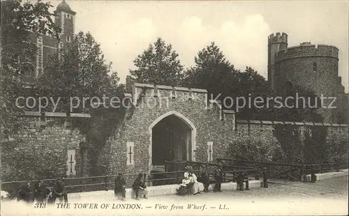 London The Tower of London View from Wharf Kat. City of London