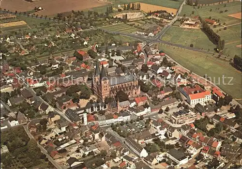 Xanten Stadt und Roemisches Amphitheater Fliegeraufnahme Kat. Xanten