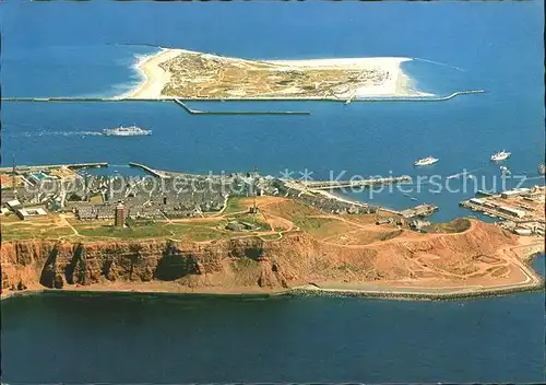 Helgoland Luftaufnahme im Hintergrund die Duene / Helgoland /Pinneberg LKR